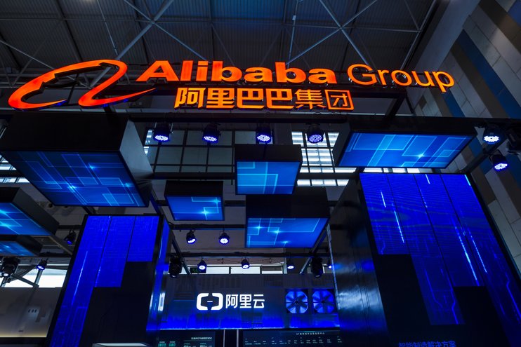 Alibaba оценивает возможность размещения акций в Гонконге 