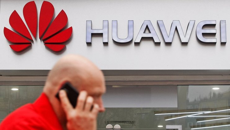 Поставки смартфонов Huawei могут упасть на 25% из-за санкций США 